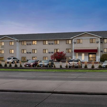 Super 8 By Wyndham Lincoln North Exterior foto