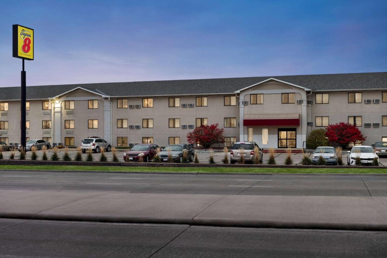 Super 8 By Wyndham Lincoln North Exterior foto