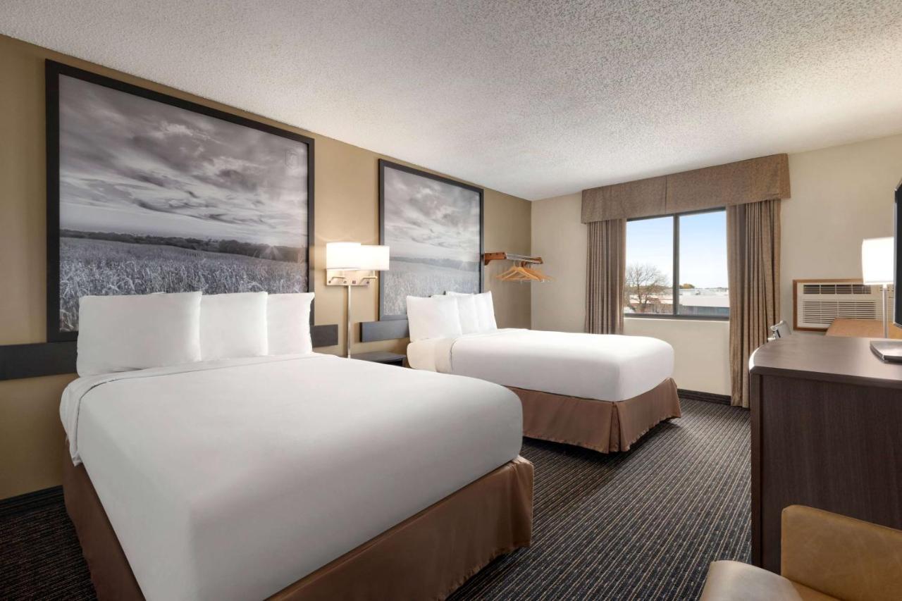 Super 8 By Wyndham Lincoln North Exterior foto
