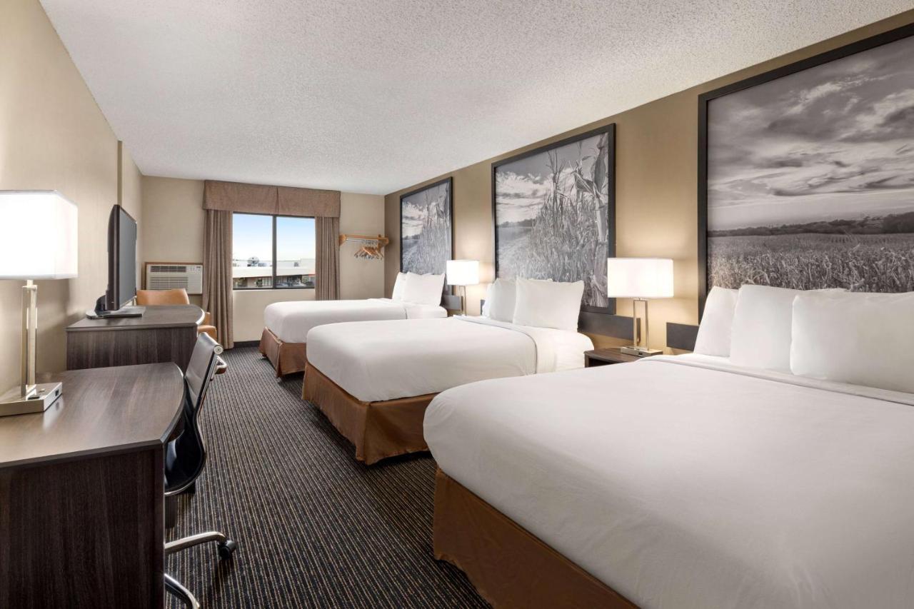 Super 8 By Wyndham Lincoln North Exterior foto