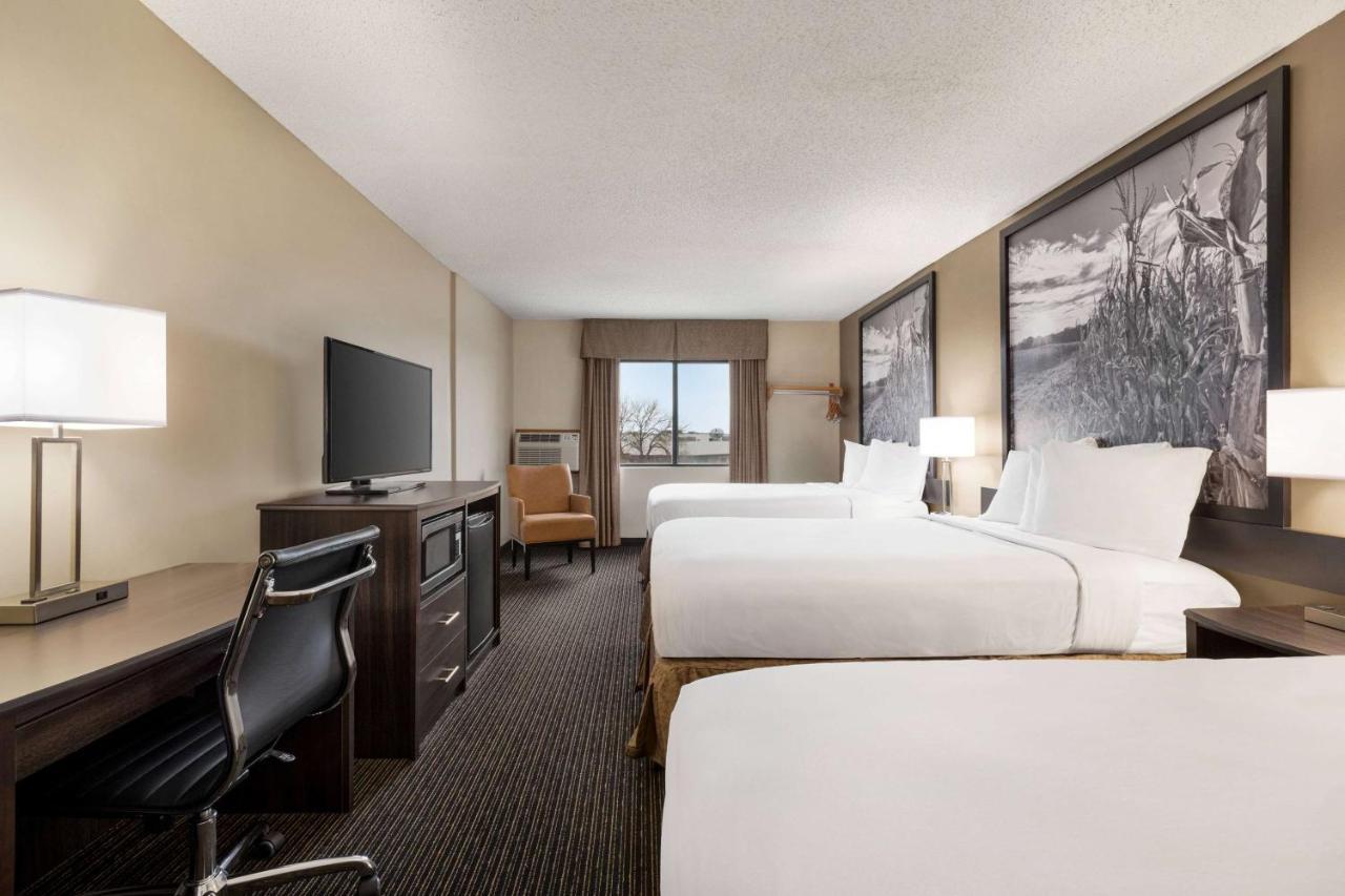 Super 8 By Wyndham Lincoln North Exterior foto