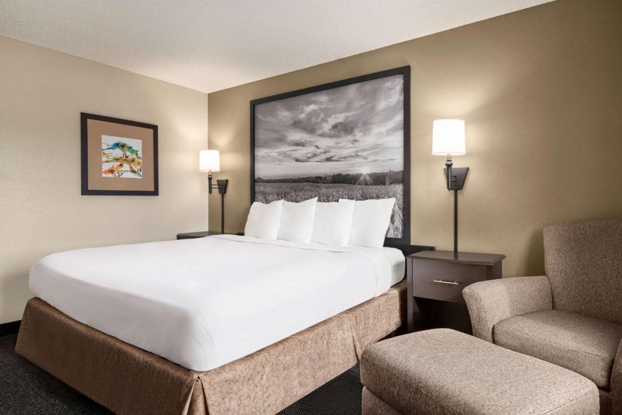 Super 8 By Wyndham Lincoln North Exterior foto