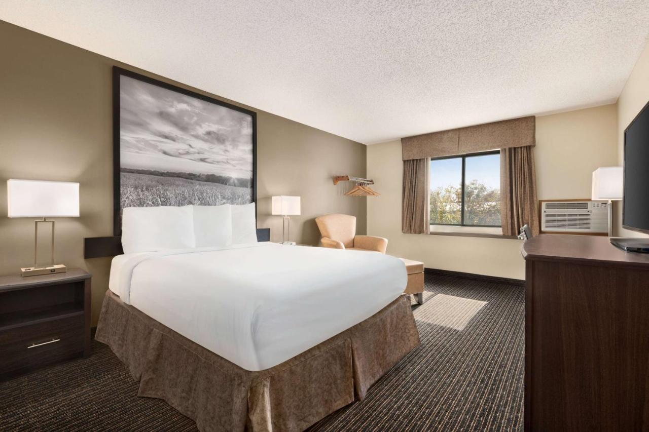 Super 8 By Wyndham Lincoln North Exterior foto