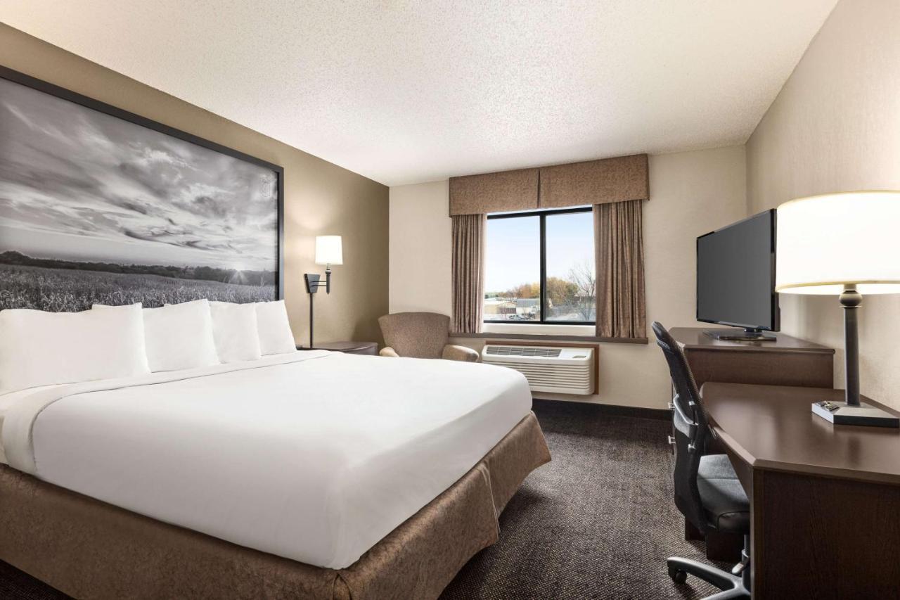 Super 8 By Wyndham Lincoln North Exterior foto