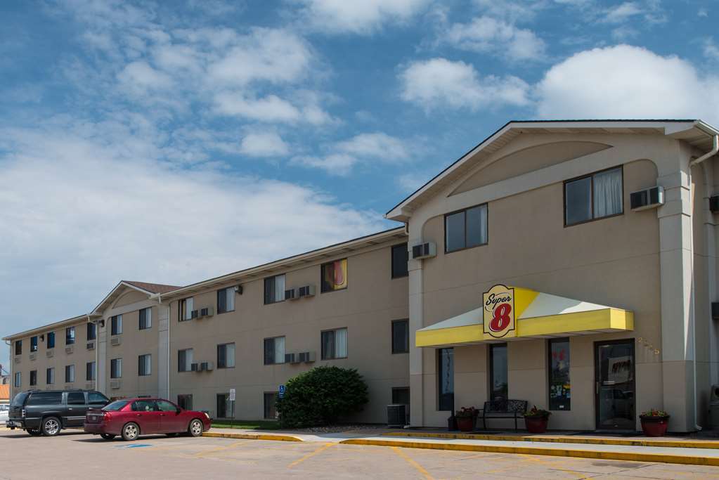 Super 8 By Wyndham Lincoln North Exterior foto